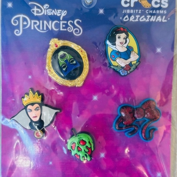 Crocs Jibbitz™ Snow White 5 Pack Set - Picture 3 of 6